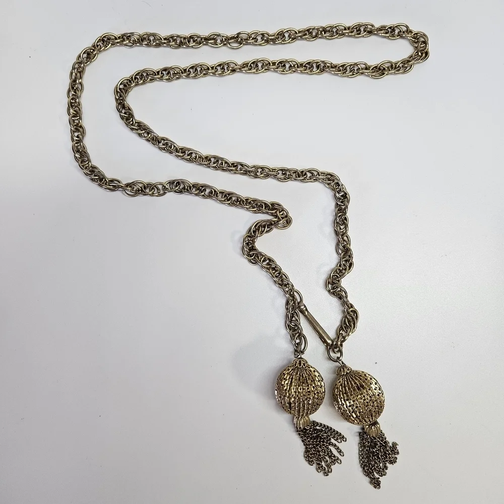 VINTAGE Gold Tone Metal Chain Ball Tassel Detail Adjustable Belt or Necklace 40
